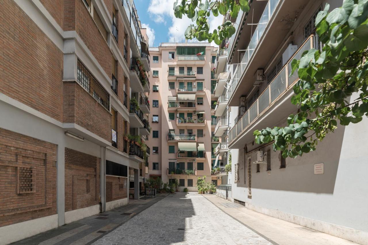 San Giovanni Apartment With Balcony Rome Exterior photo