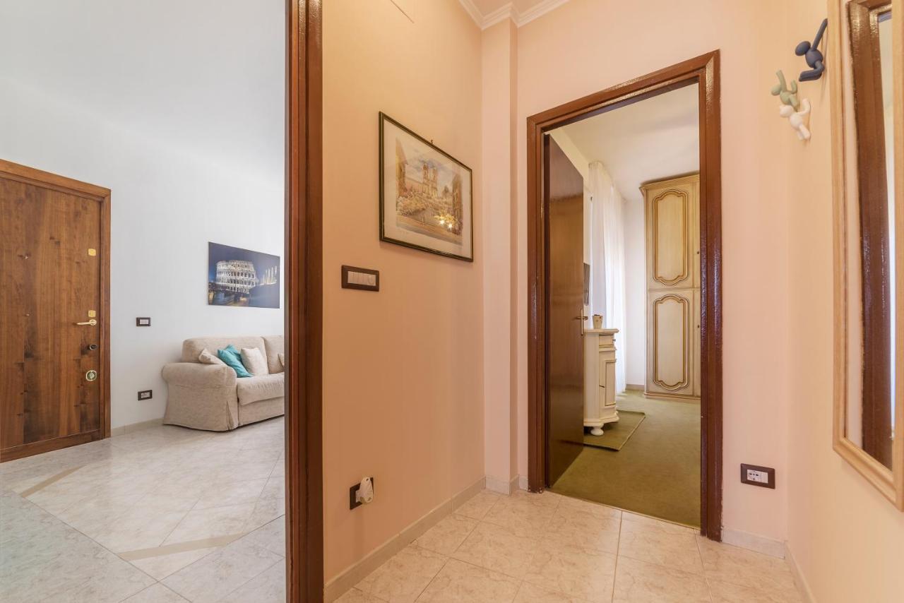 San Giovanni Apartment With Balcony Rome Exterior photo